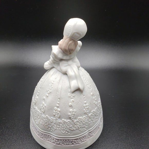 Vintage 1994 Lladro Porcelain Girl Woman Hand Bell Hand Made in Spain Communion - Picture 4 of 8